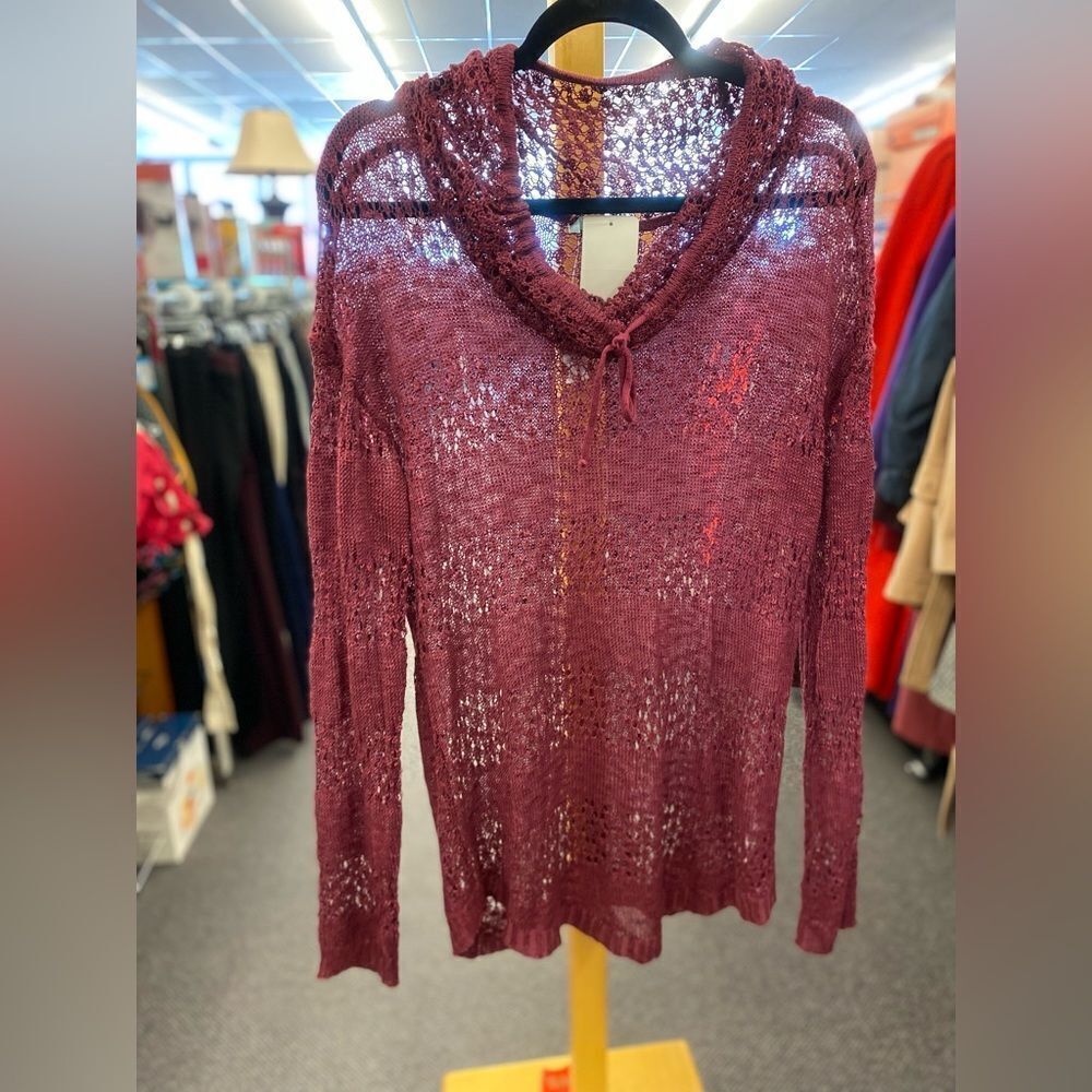 🛍️ Maurices large berry knit sweater